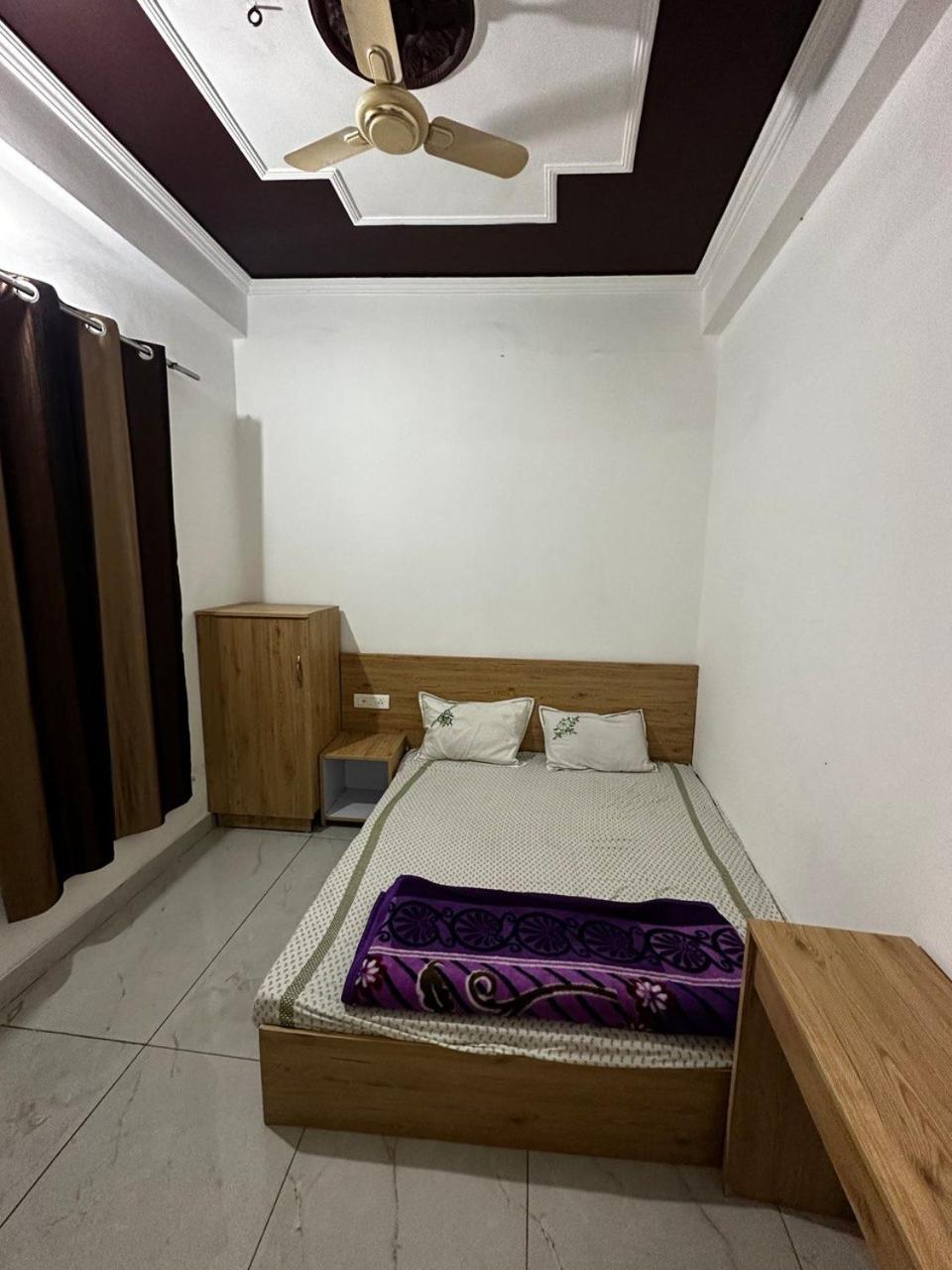 Sonu Guesthouse & Hostel, רישיקש חדר תמונה